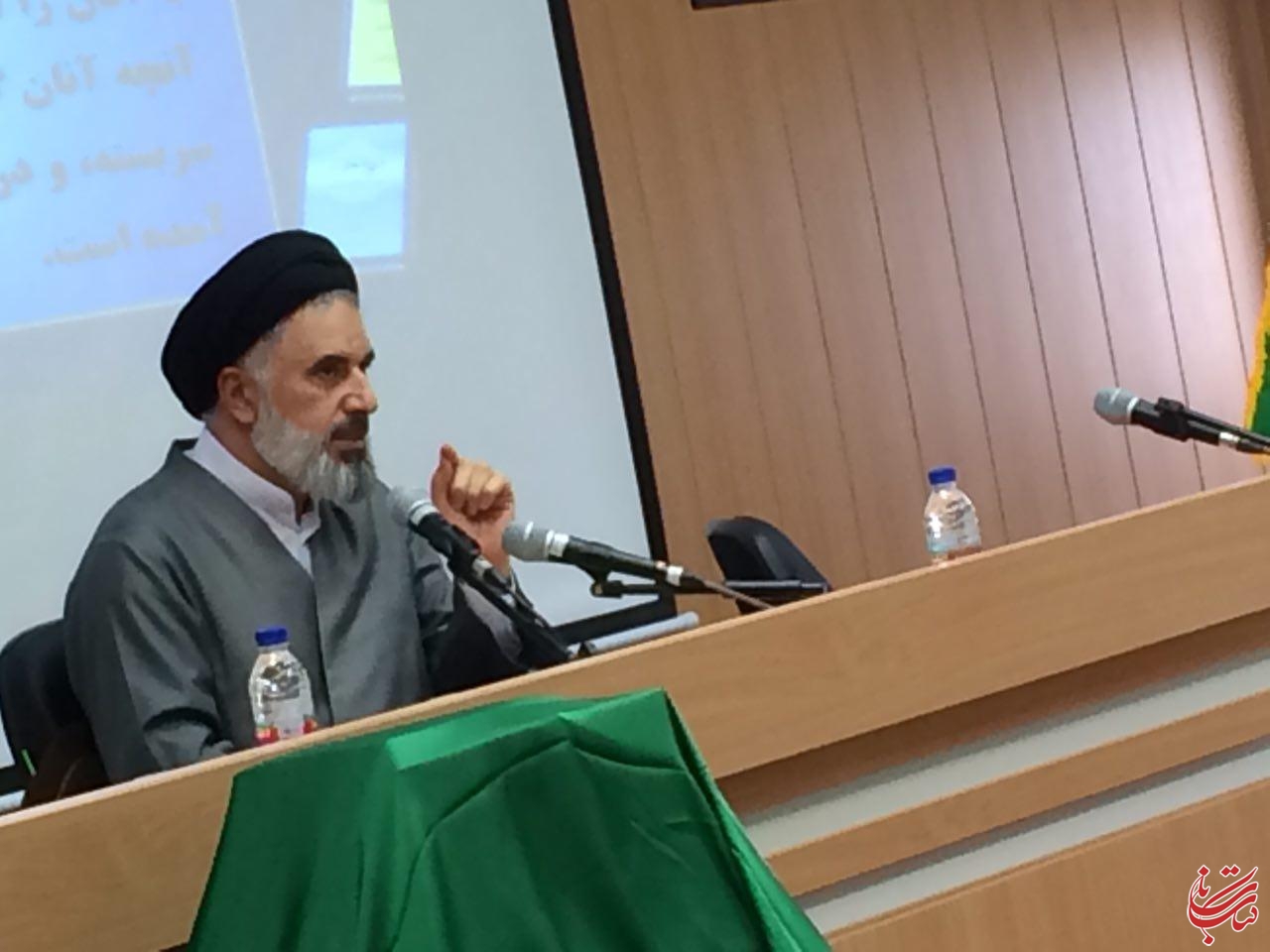 نشست علمی نگاهی به مصباح الهدایه امام خمینی (س) و رونمایی از کتاب فروغ معرفت