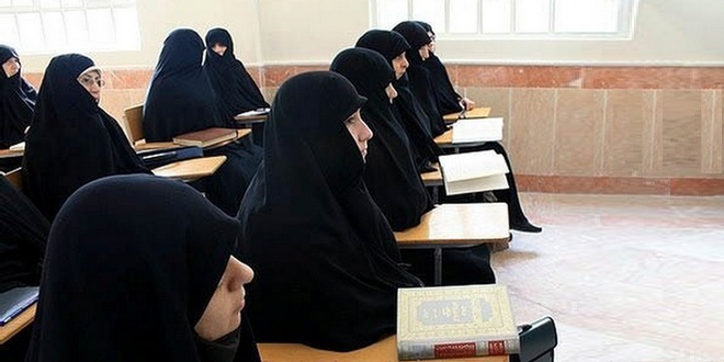 هزاران محقق زن، بین مسئولیتهای خانه و تحصیل، جمع کردهاند